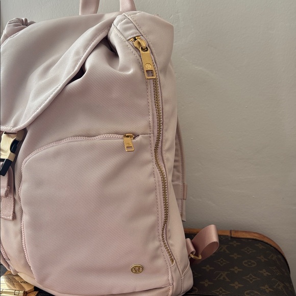 Lululemon Baby Pink Drawstring Backpack - Picture 4 of 14